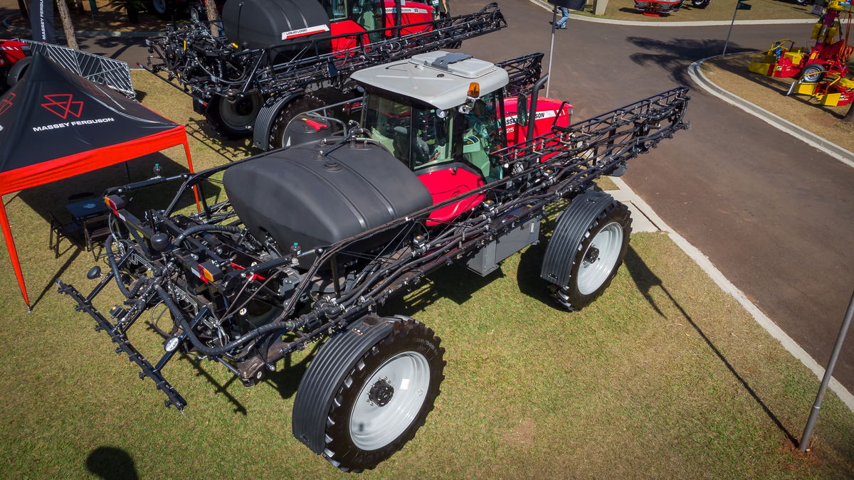 Fotografando Inovação e Tradição: Massey Ferguson na Feira Copercitrus 
