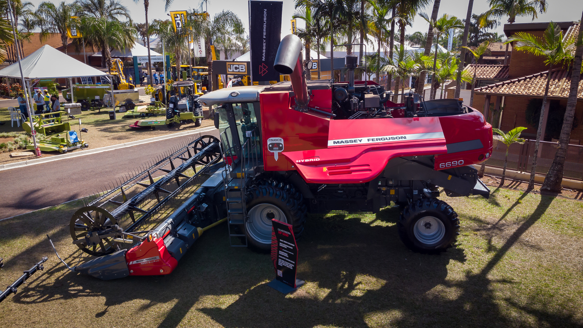 Fotografando Inovação e Tradição: Massey Ferguson na Feira Copercitrus 