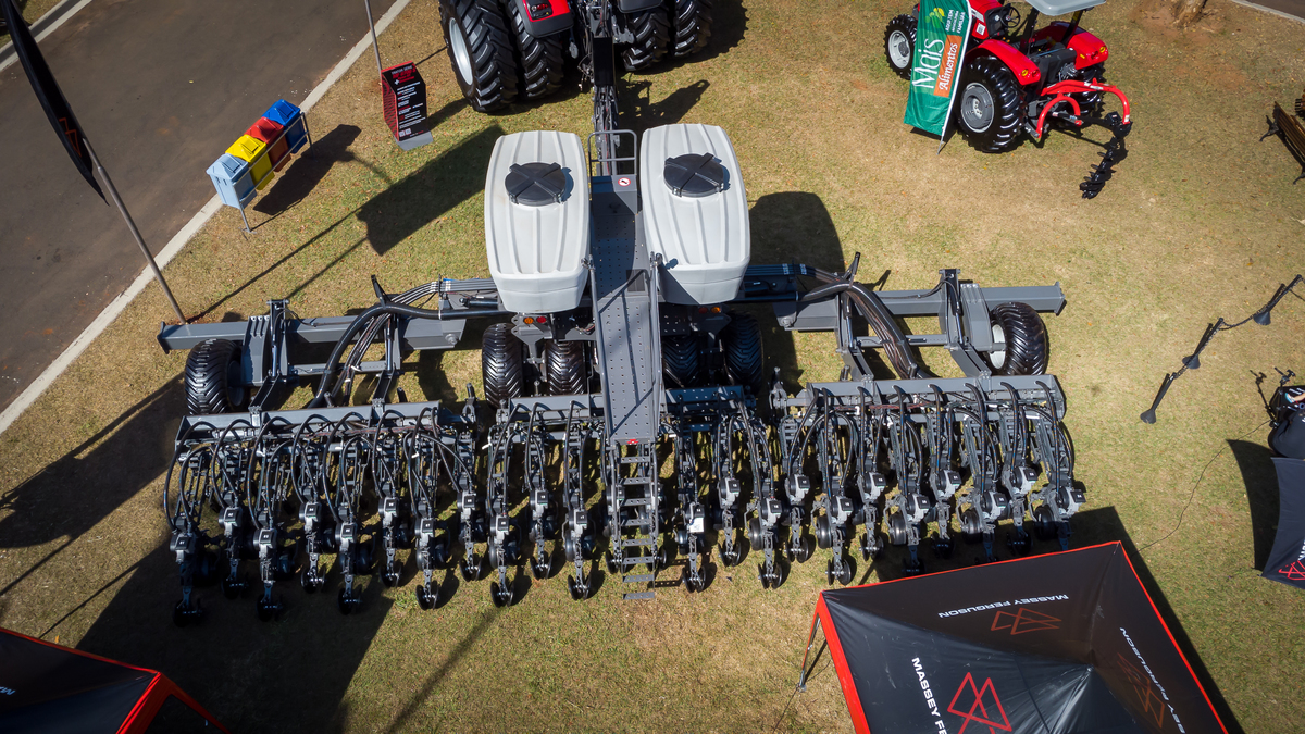 Fotografando Inovação e Tradição: Massey Ferguson na Feira Copercitrus 