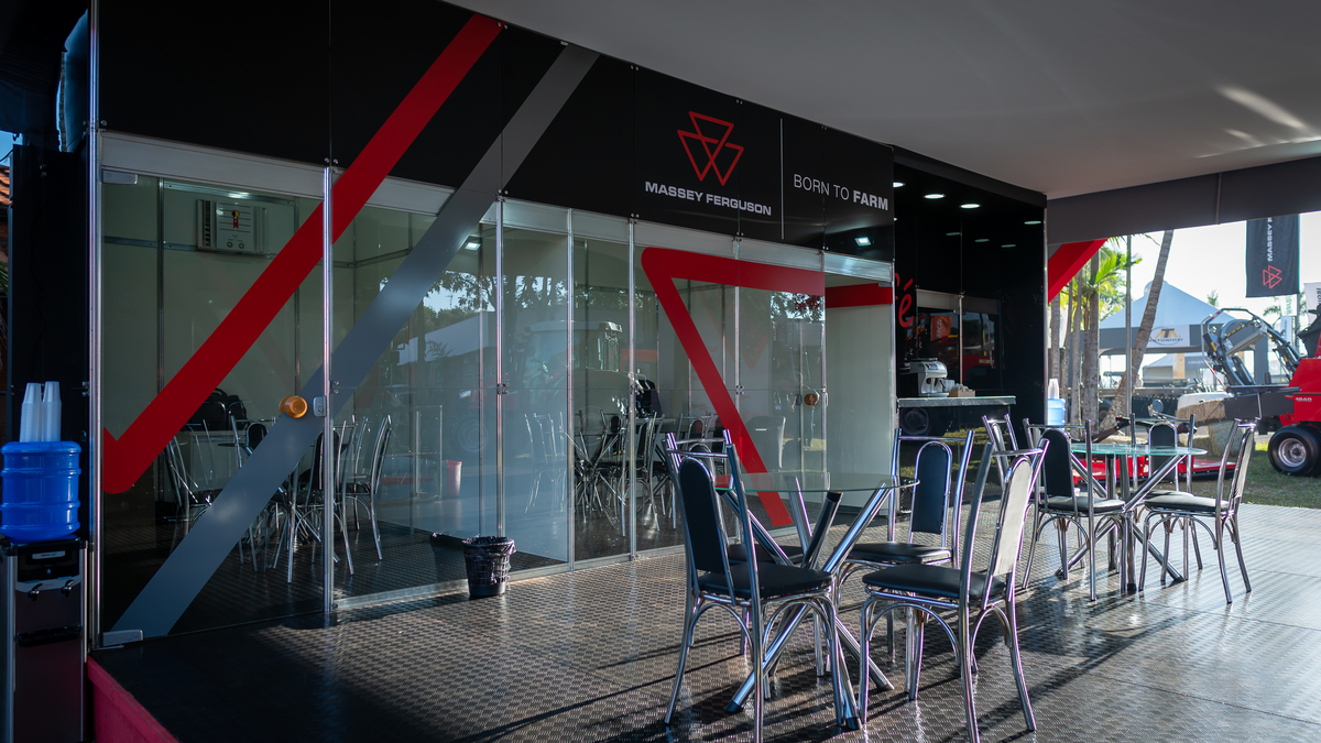 Fotografando Inovação e Tradição: Massey Ferguson na Feira Copercitrus 