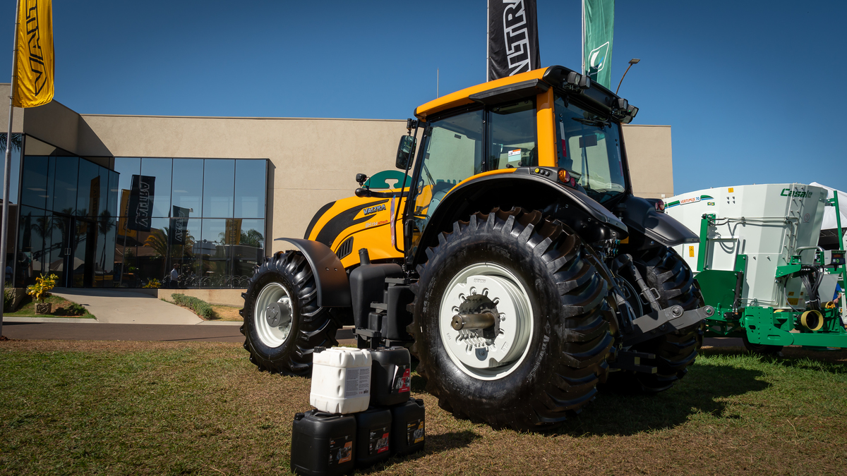 Retratando a Força do Agro: Estande da Valtra na Feira Copercitrus