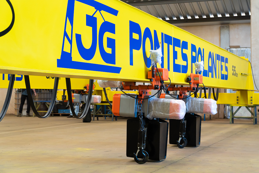 Documentando a Engenharia em Ação: Produção e Embarque pela JP Pontes Rolantes