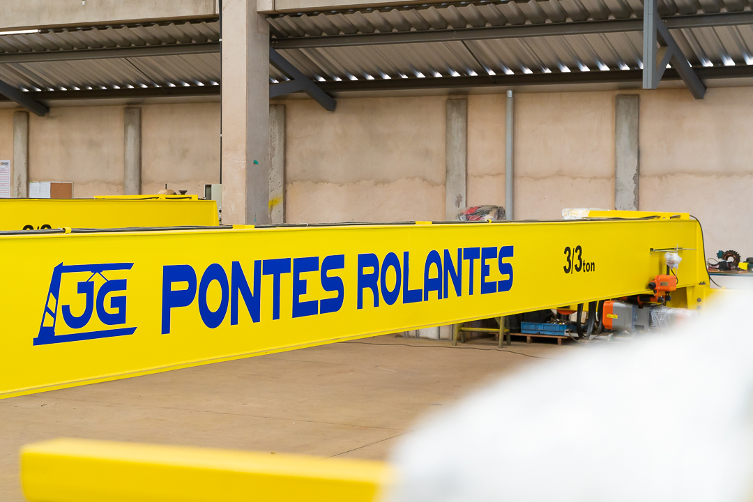 Documentando a Engenharia em Ação: Produção e Embarque pela JP Pontes Rolantes
