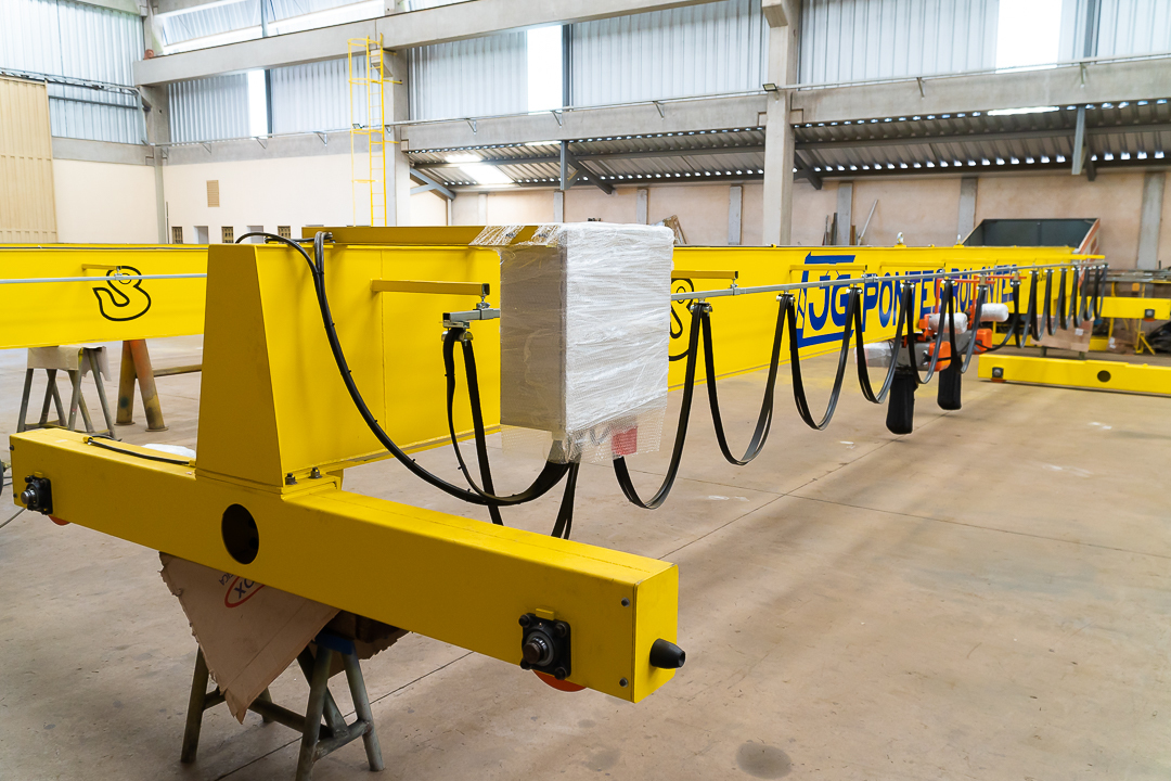 Documentando a Engenharia em Ação: Produção e Embarque pela JP Pontes Rolantes