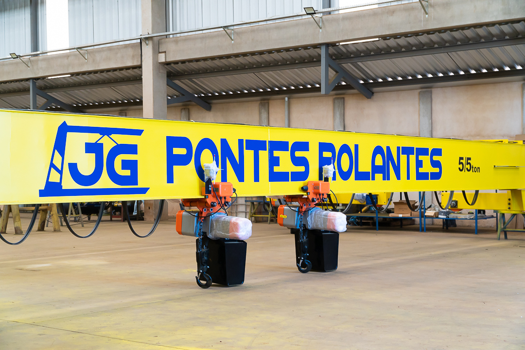 Documentando a Engenharia em Ação: Produção e Embarque pela JP Pontes Rolantes