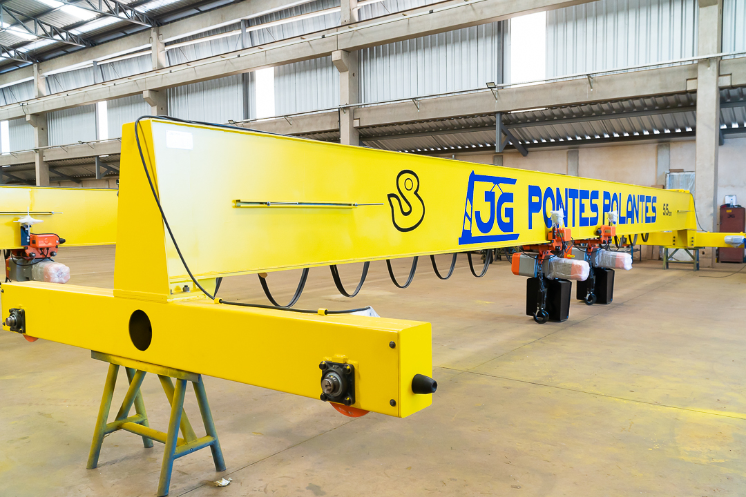 Documentando a Engenharia em Ação: Produção e Embarque pela JP Pontes Rolantes