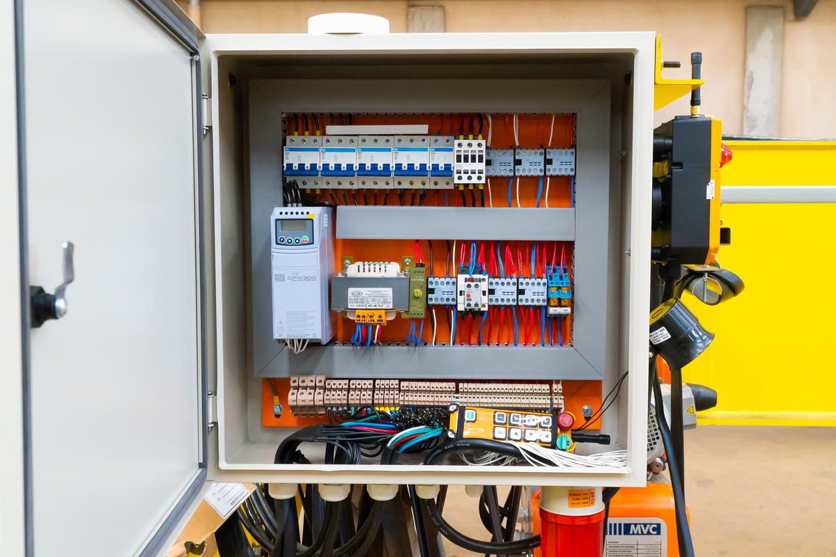 Documentando a Engenharia em Ação: Produção e Embarque pela JP Pontes Rolantes