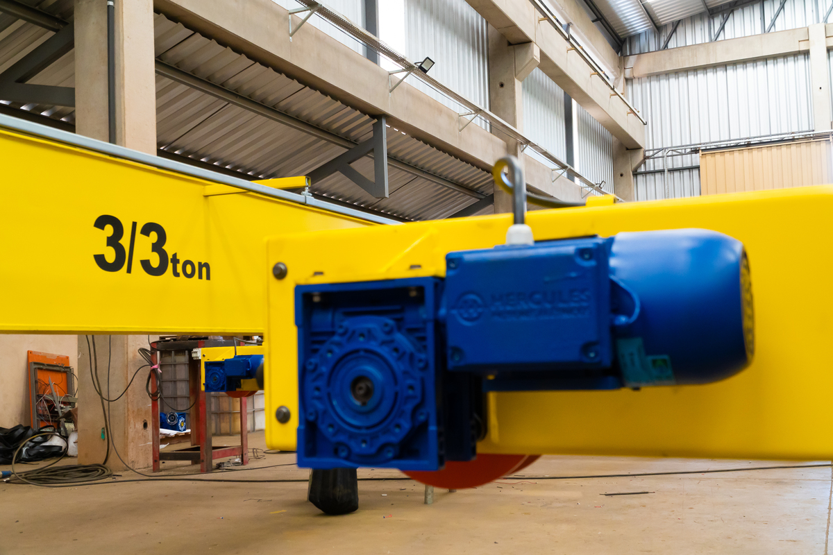 Documentando a Engenharia em Ação: Produção e Embarque pela JP Pontes Rolantes