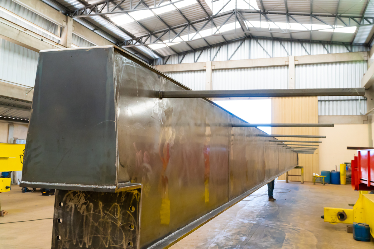 Documentando a Engenharia em Ação: Produção e Embarque pela JP Pontes Rolantes