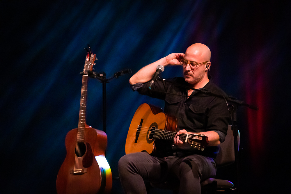 Fotos do Show Acústico do Artista Pedro Mariano no Teatro Dom Pedro