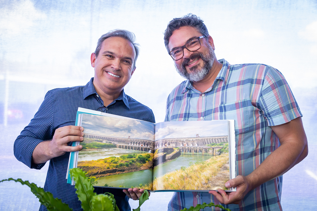 Cobertura Fotográfica do Evento de  Lançamento do Livro 