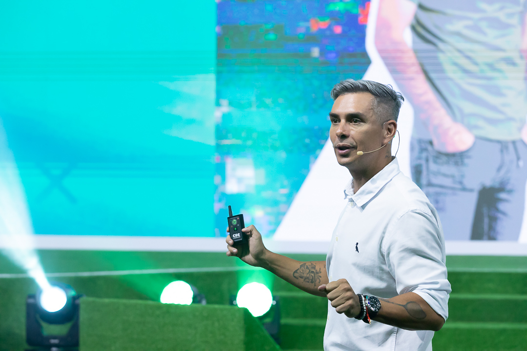 Fotografando a Palestra Motivacional de Ivan Moré 