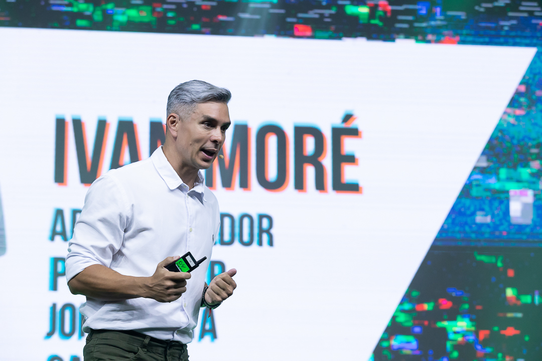 Fotografando a Palestra Motivacional de Ivan Moré 