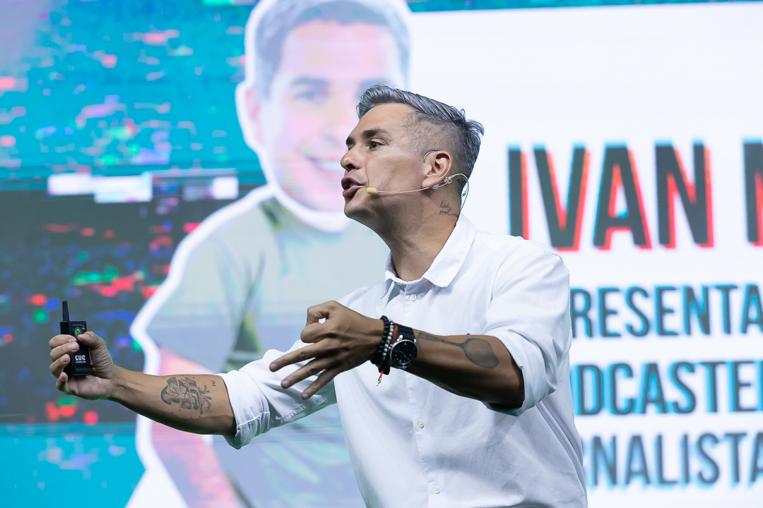 Fotografando a Palestra Motivacional de Ivan Moré 