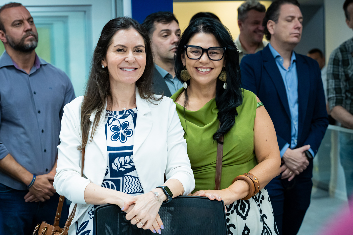 Colaboradores do Grupo EP celebram inauguração dos novos estúdios