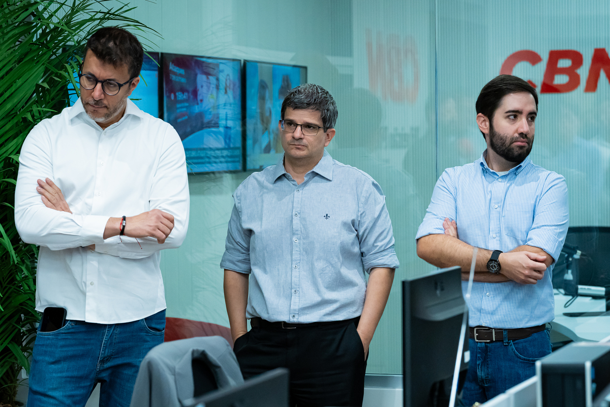 Colaboradores do Grupo EP celebram inauguração dos novos estúdios