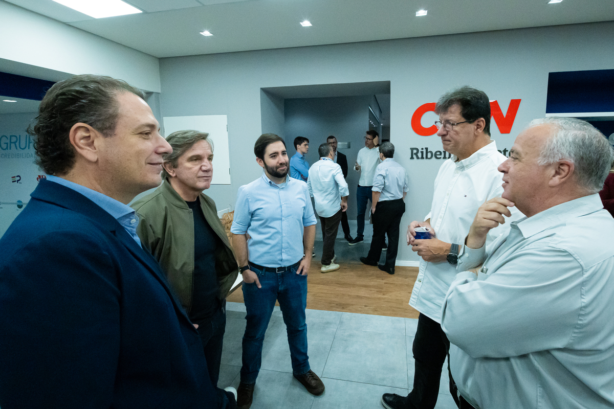 Diretores do Grupo EP na inauguração dos novos estúdios