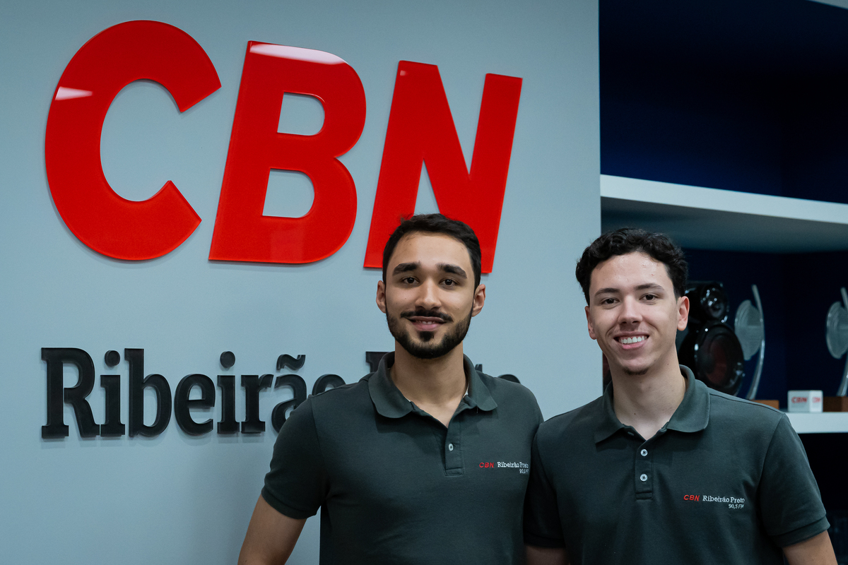 Colaboradores do Grupo EP celebram inauguração dos novos estúdios