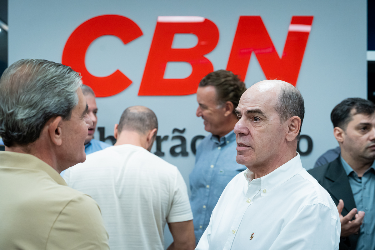 Colaboradores do Grupo EP celebram inauguração dos novos estúdios