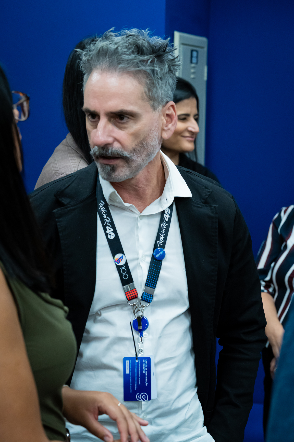 Colaboradores do Grupo EP celebram inauguração dos novos estúdios