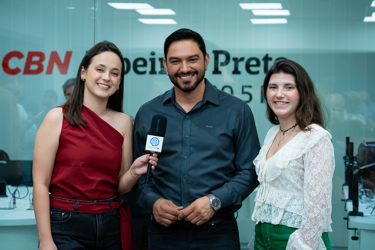 Colaboradores do Grupo EP celebram inauguração dos novos estúdios