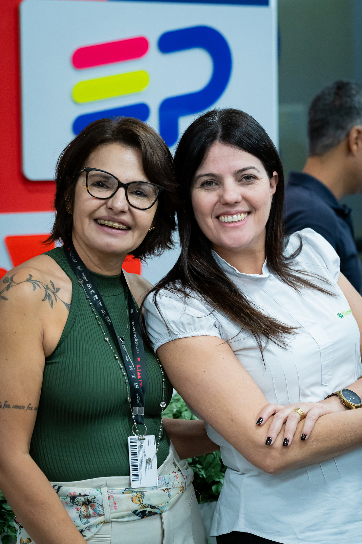 Colaboradores do Grupo EP celebram inauguração dos novos estúdios