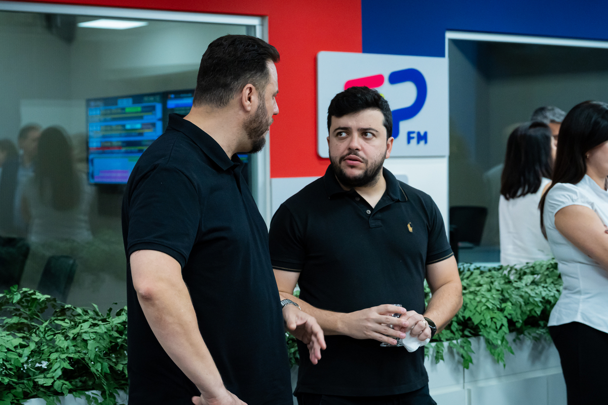 Colaboradores do Grupo EP celebram inauguração dos novos estúdios