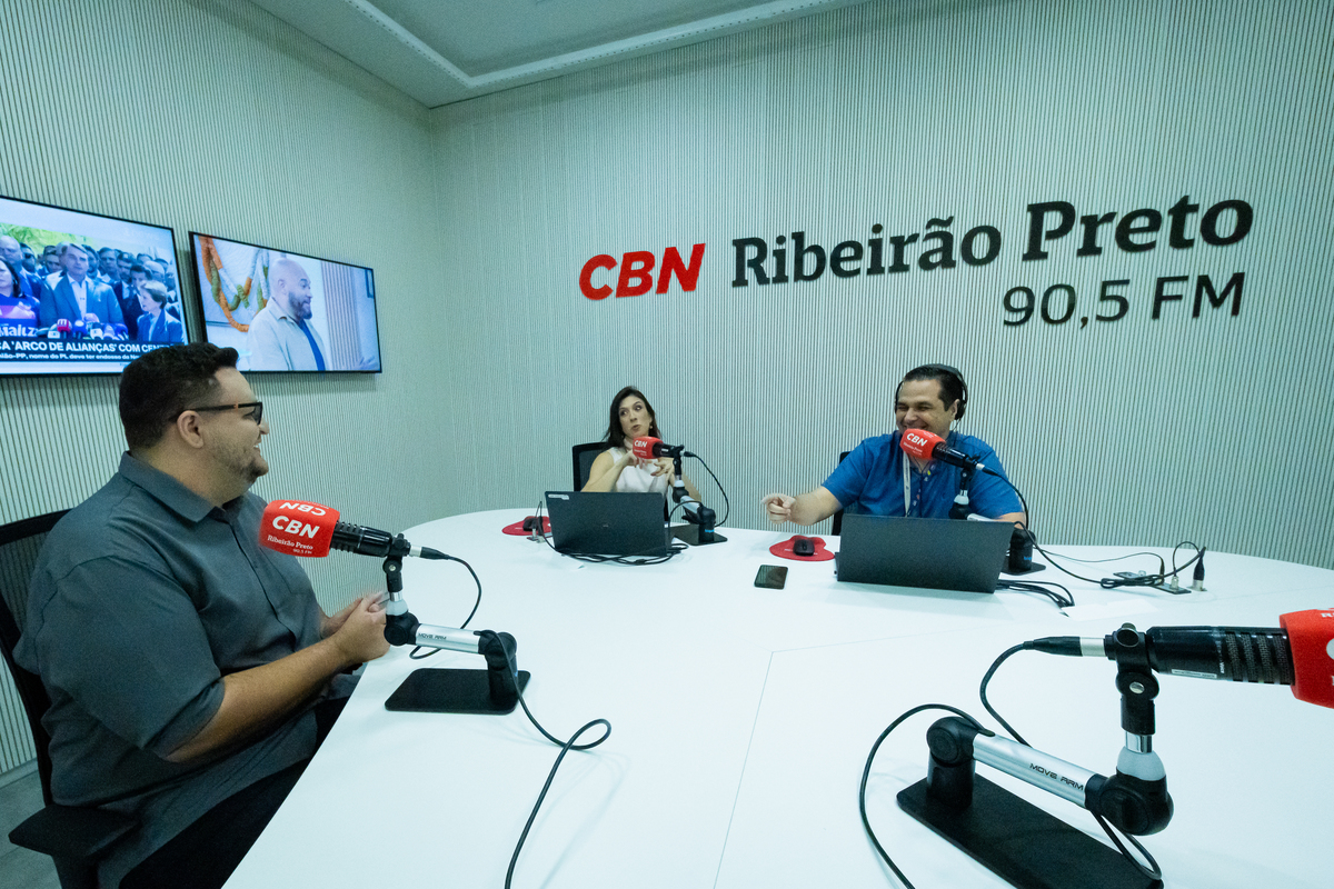 Colaboradores do Grupo EP celebram inauguração dos novos estúdios