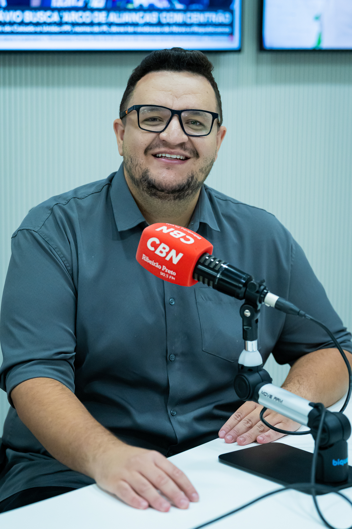 Colaboradores do Grupo EP celebram inauguração dos novos estúdios