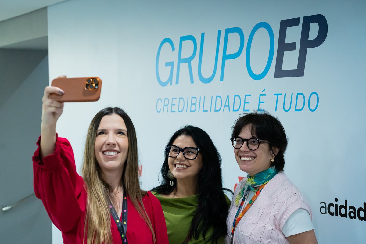 Colaboradores do Grupo EP celebram inauguração dos novos estúdios