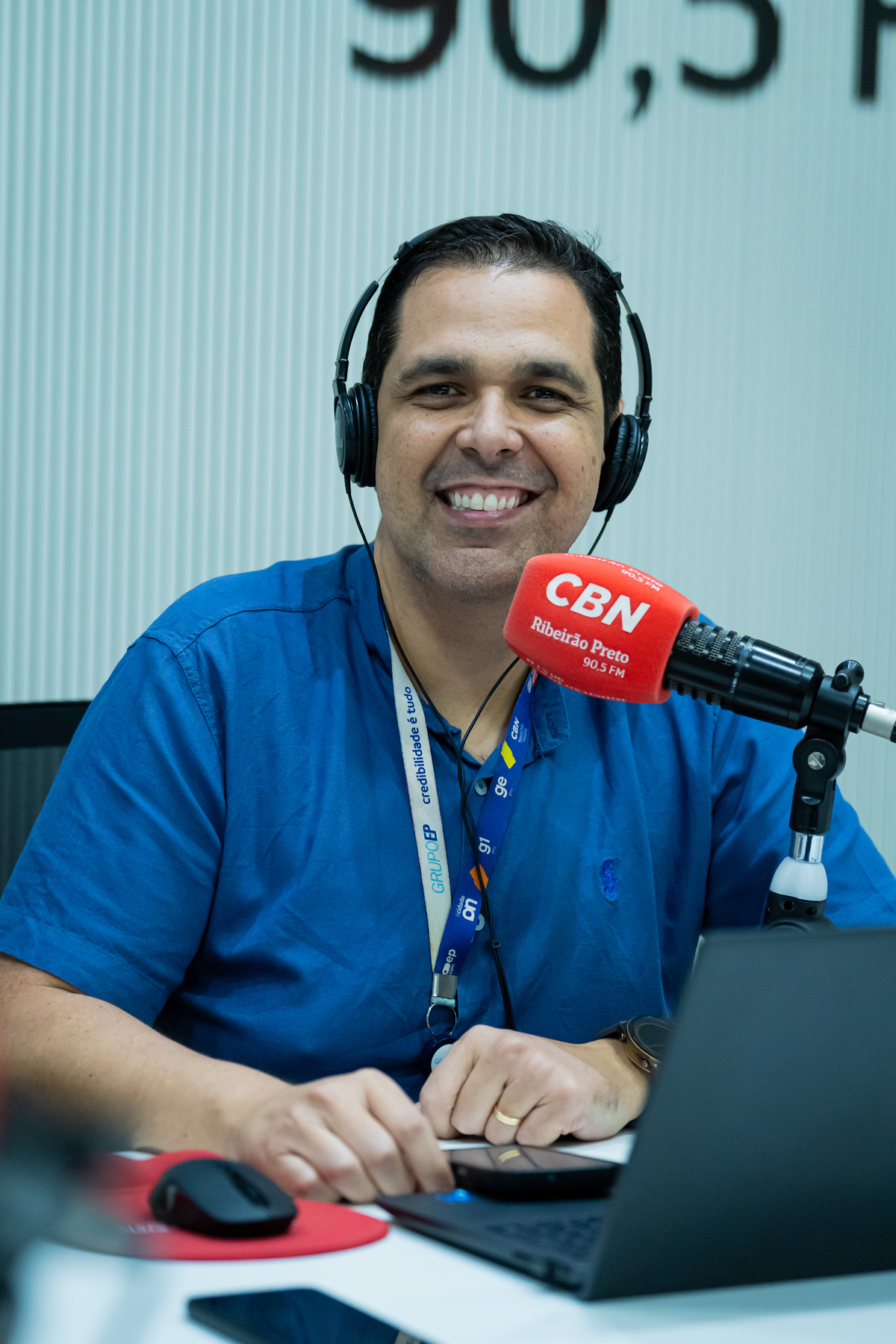 Colaboradores do Grupo EP celebram inauguração dos novos estúdios