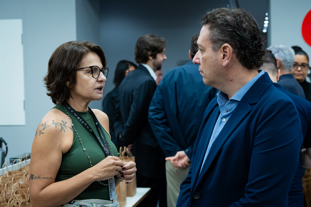 Colaboradores do Grupo EP celebram inauguração dos novos estúdios