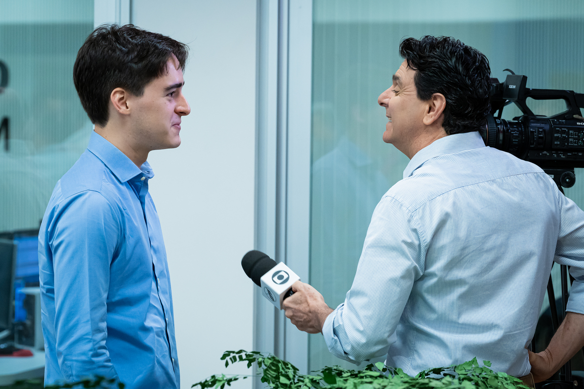 Colaboradores do Grupo EP celebram inauguração dos novos estúdios