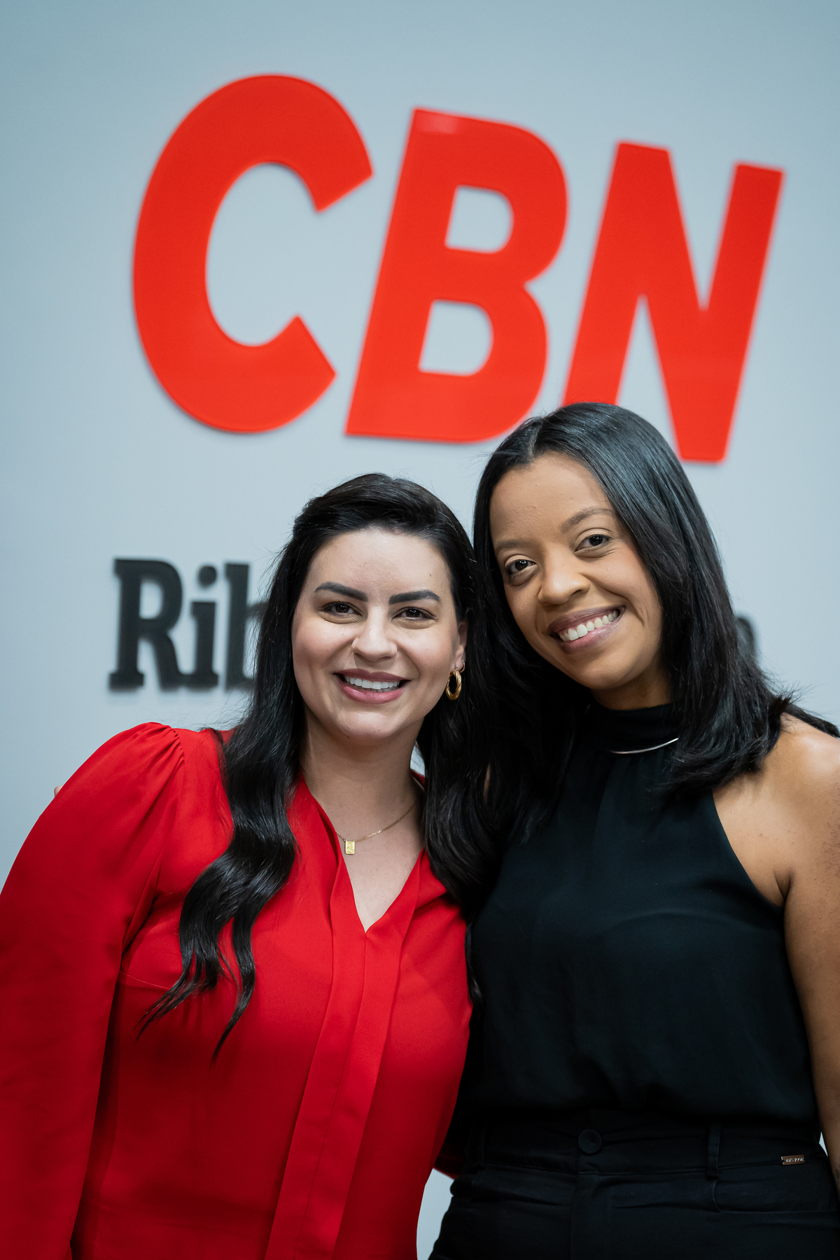 Colaboradores do Grupo EP celebram inauguração dos novos estúdios