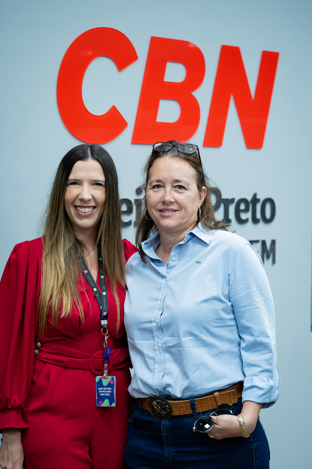 Colaboradores do Grupo EP celebram inauguração dos novos estúdios