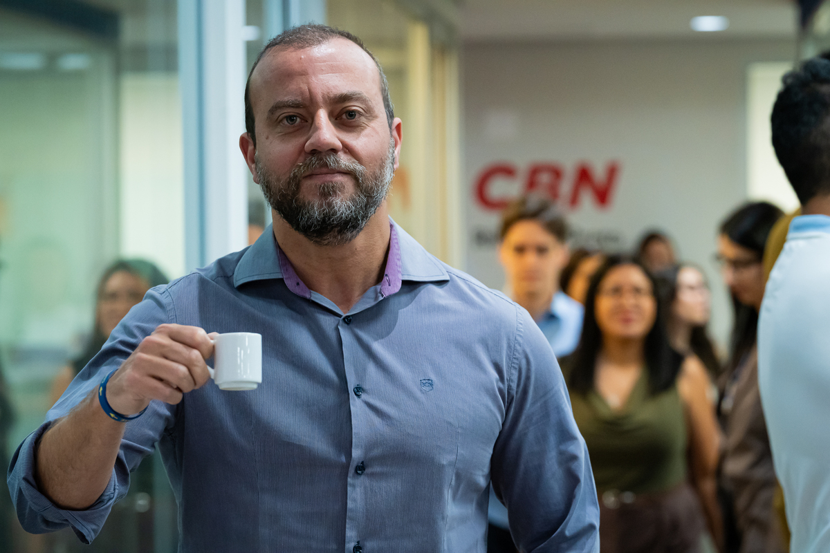 Colaboradores do Grupo EP celebram inauguração dos novos estúdios