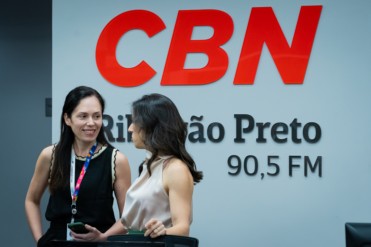 Colaboradores do Grupo EP celebram inauguração dos novos estúdios