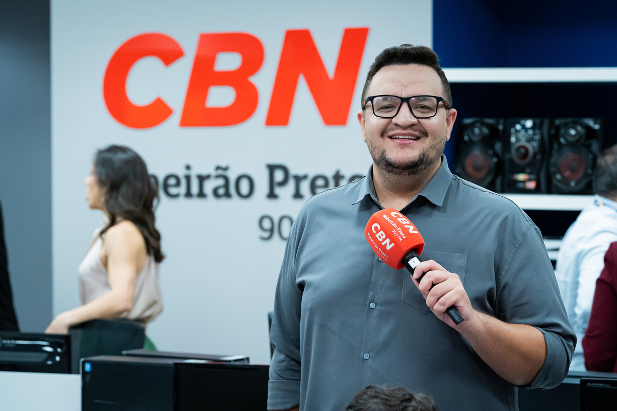Colaboradores do Grupo EP celebram inauguração dos novos estúdios