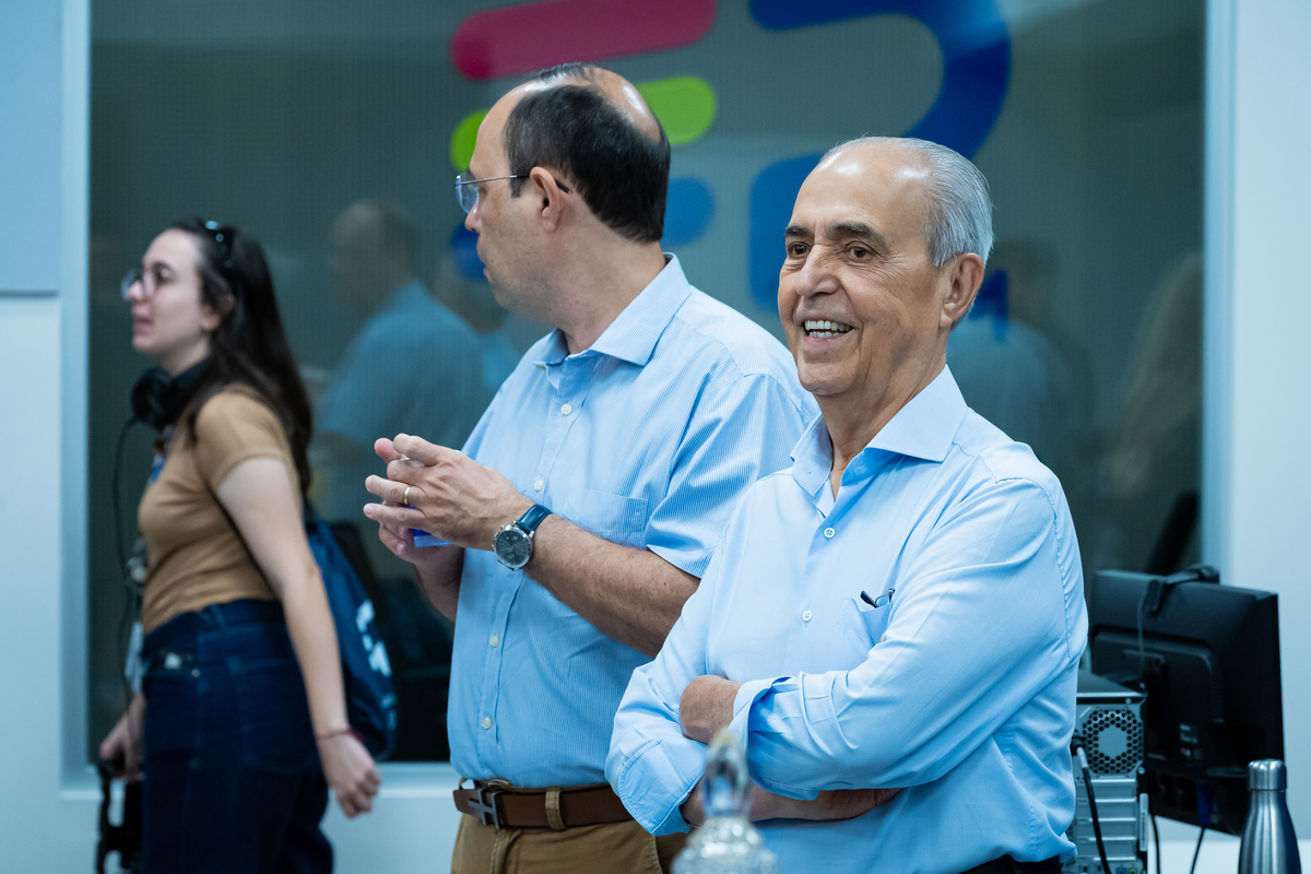 Colaboradores do Grupo EP celebram inauguração dos novos estúdios