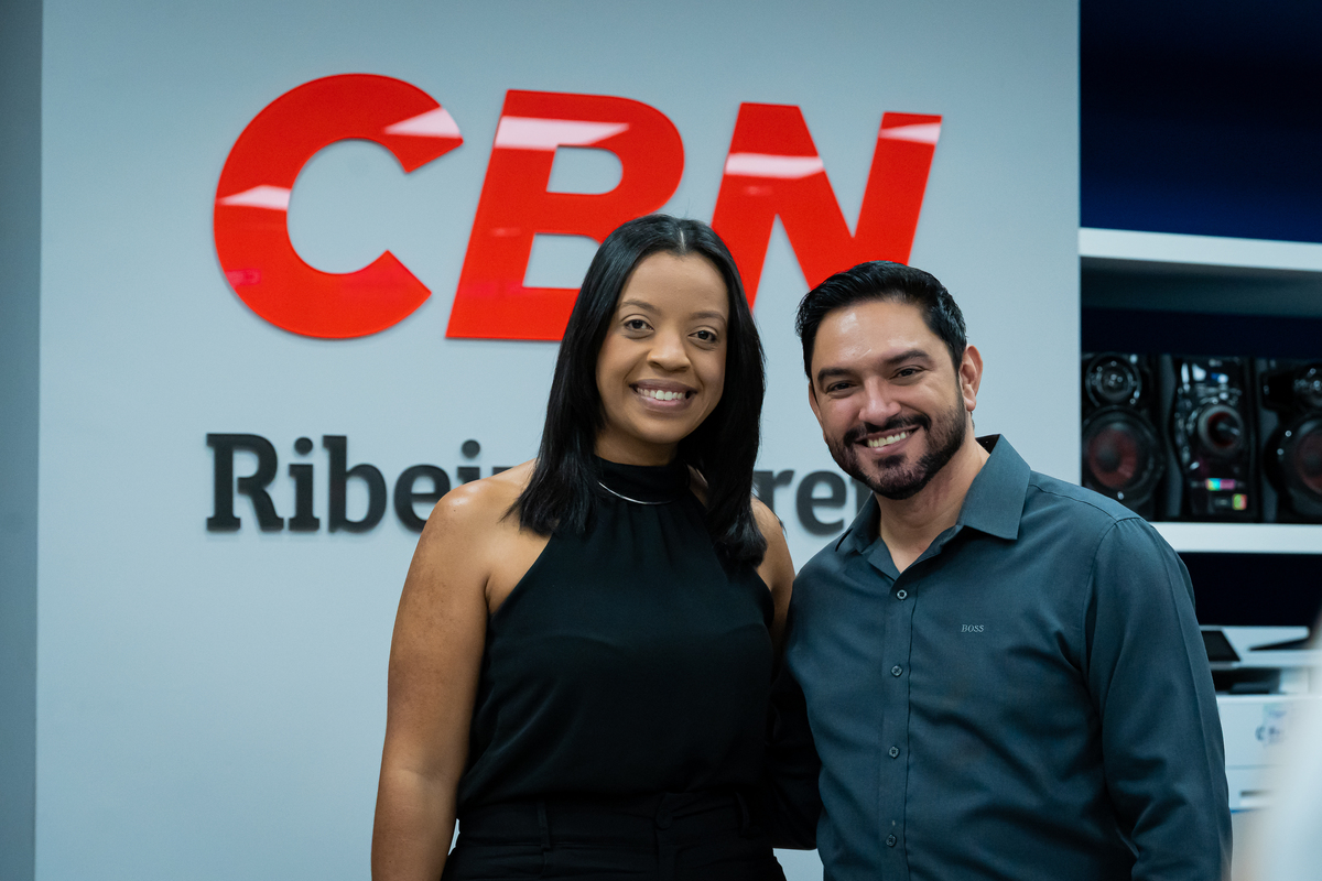 Colaboradores do Grupo EP celebram inauguração dos novos estúdios