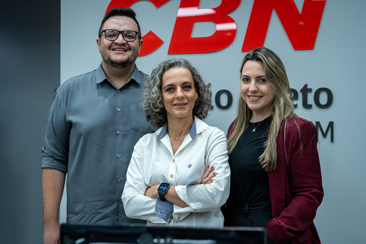Colaboradores do Grupo EP celebram inauguração dos novos estúdios