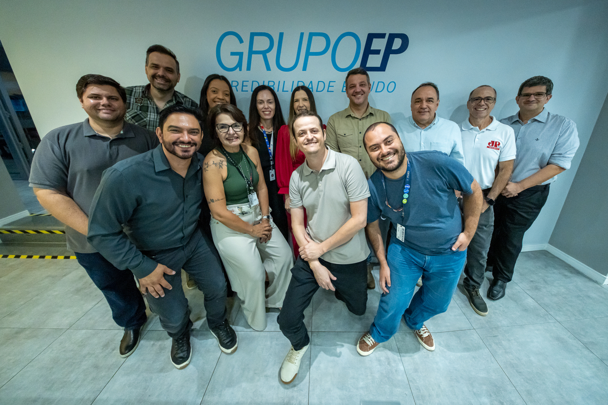 Colaboradores do Grupo EP celebram inauguração dos novos estúdios