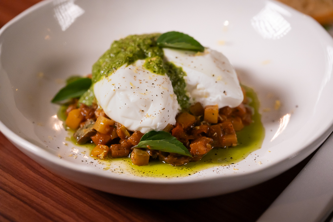Close de molho e textura em prato da gastronomia francesa