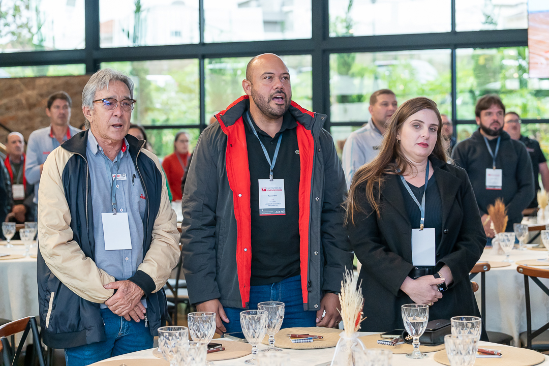Empresários e parceiros reunidos no encontro da Jumil