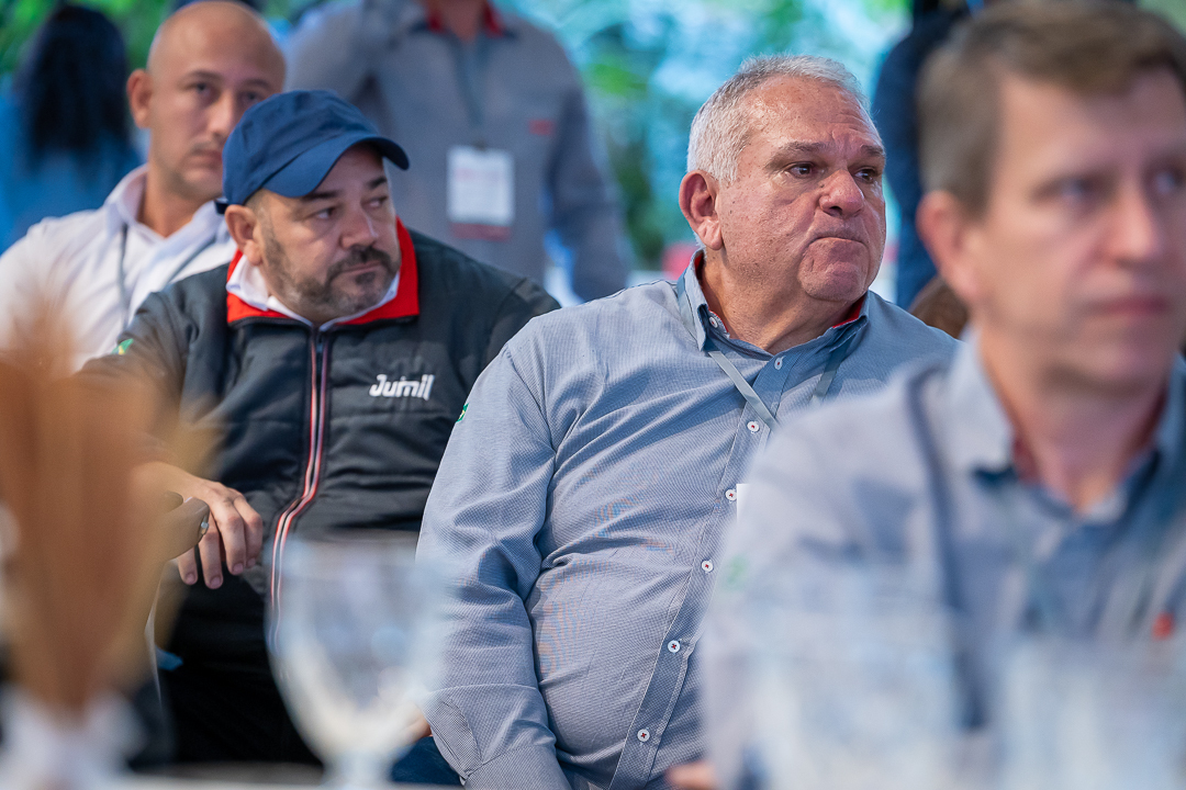 Empresários e parceiros reunidos no encontro da Jumil