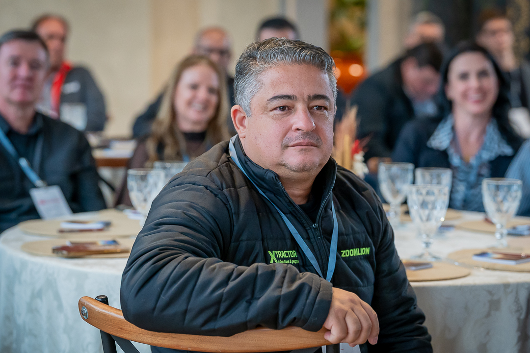 Empresários e parceiros reunidos no encontro da Jumil
