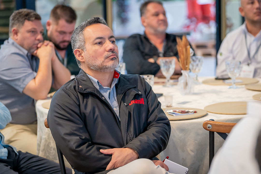 Empresários e parceiros reunidos no encontro da Jumil