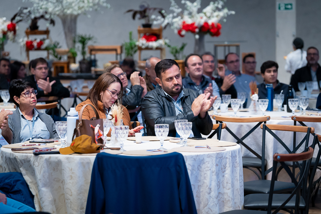 Empresários e parceiros reunidos no encontro da Jumil