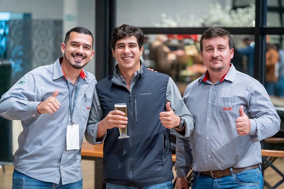 Empresários e parceiros reunidos no encontro da Jumil