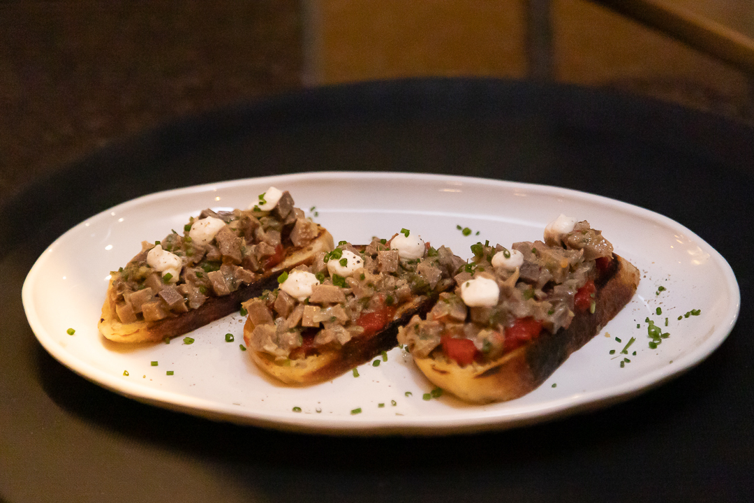 Prato da gastronomia francesa servido na inauguração do Napoleon